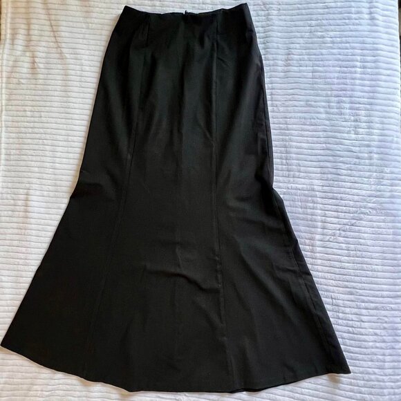Women's Size 4 Newport News Shape Fix Pleated Black Long Skirt - Picture 1 of 8